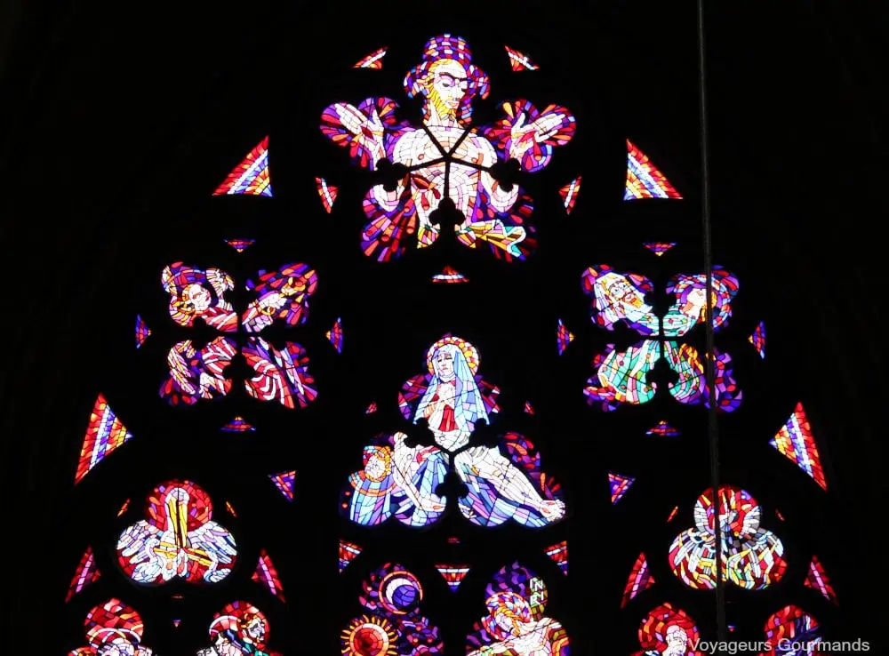 Cathedrale saint guy vitraux 9