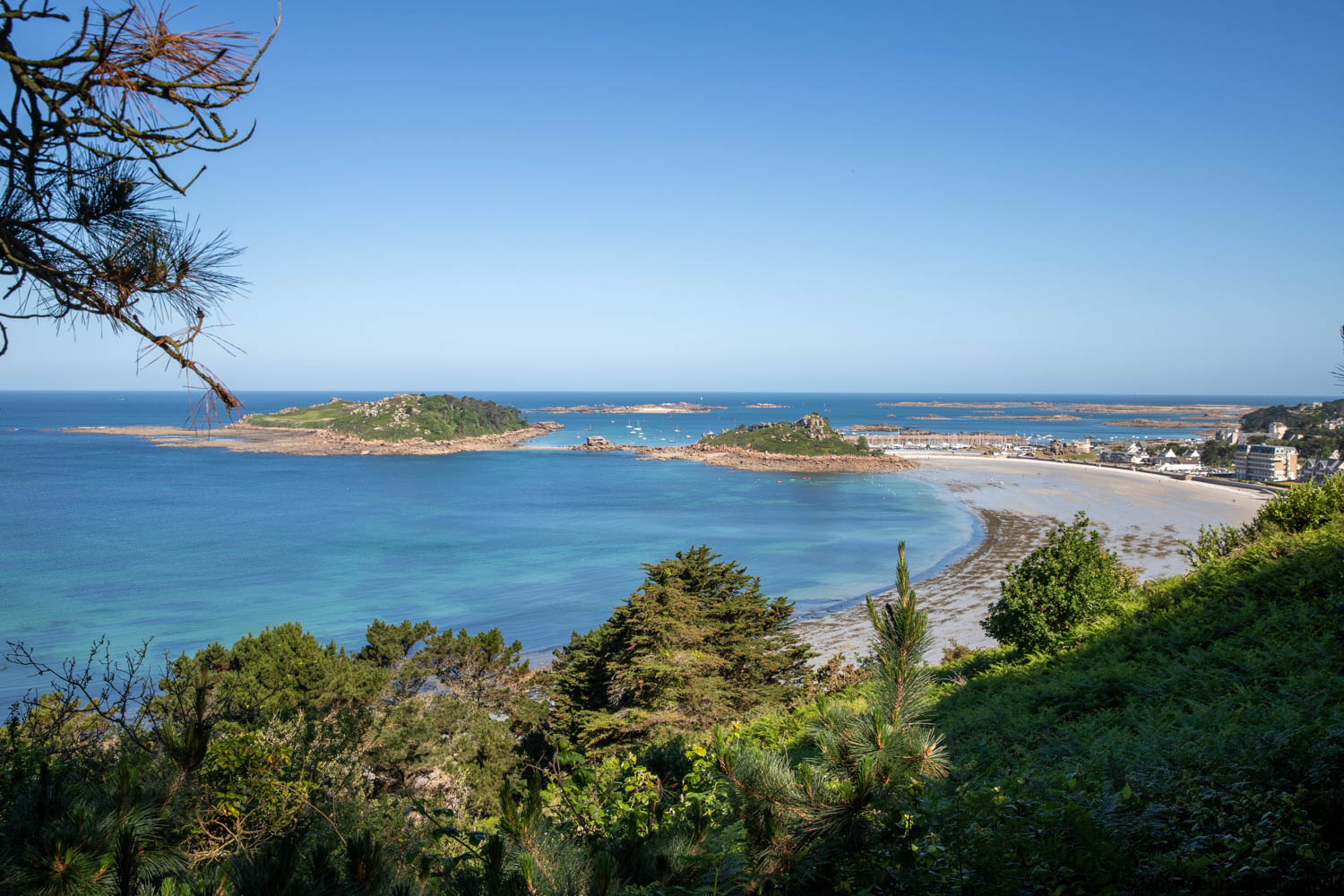 cote de granit rose ile miliau